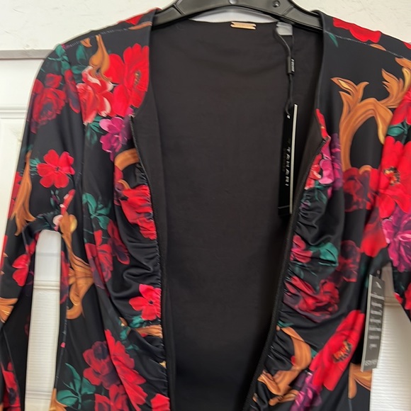 T Tahari Ruched Floral Bodycon Dress Size Small - Picture 5 of 5